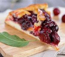 Пирог постный с вишней