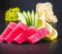 Сашими с тунцом