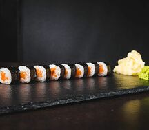 Ролл классический с лососем