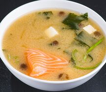 Суп мисо с лососем