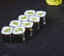 Ролл классический с огурцом