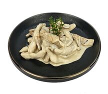 Бефстроганов из курицы с грибами