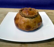 Жаркое из куриной грудки в съедобном горшочке
