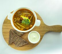 Суп солянка мясная