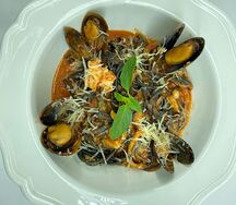 Нери с морепродуктами