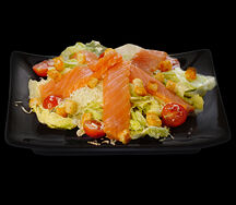 Салат Цезарь с лососем