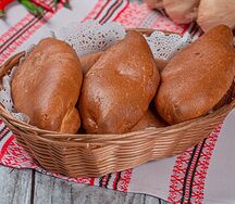 Пирожок с капустой и зеленью