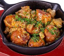 Колбаса домашняя томлёная в печи с луком и шкварками