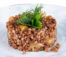 Гречка с луком и шкварками