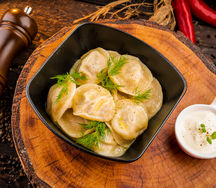 Пельмени ручной лепки из трех видов мяса