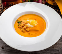 Крем-суп из копченого палтуса с яйцом пашот