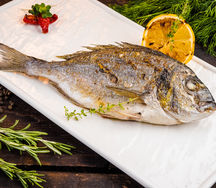 Дорадо с пряными травами