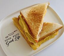 Омлет-сэндвич с индейкой