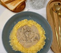 Бефстроганов с картофельным пюре