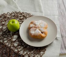 Пирожок с малиной