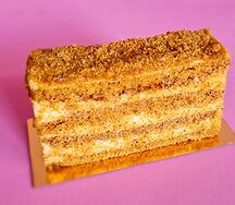 Пирожное Медовик