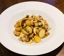 Картофель мини жаренный с грибами и зеленью