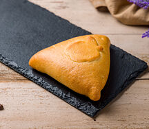 Пирожок с яблоком