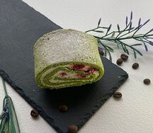 Рулет Фисташковый с малиной