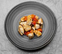 Курица томленая с овощами