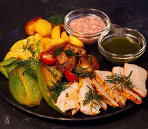 Запеченная индейка с овощами