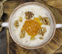 Овсяная каша с сухофруктами