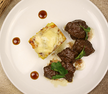 Говяжьи щечки с гратеном