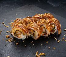 Ролл тунец с темпурной креветкой