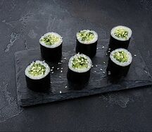 Маки с огурцом