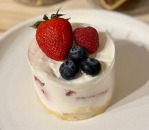 Десерт ягодный маскарпоне