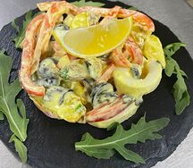 Салат с кальмаром и картофелем беби