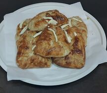Самса с курицей и сыром