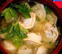 Пельмени с бульоном