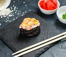 Гункан с креветкой