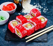 Ролл Калифорния с лососем