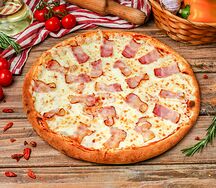 Пицца с беконом