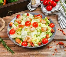 Салат Цезарь с креветками