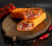 Шаурма в сырном лаваше с курицей