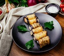 Рулетики из баклажанов
