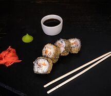 Горячий ролл с курицей