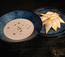 Луковый крем-суп с мексиканскими гренками