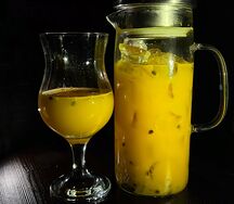 Домашний лимонад манго - маракуйя