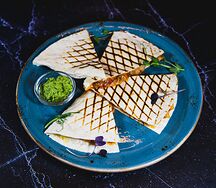 Кесадилья с курицей