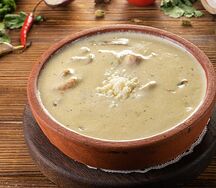 Курица с грибами в сливочном соусе