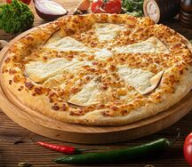 Хачапури по-царски с копченым сулугуни