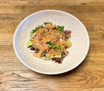 С лососем и киноа