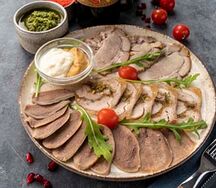 Мясная тарелка