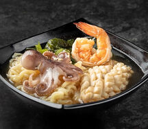 Суп рамен с морепродуктами