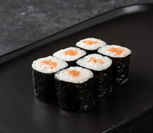 Классический ролл с лососем