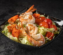 Салат цезарь с креветками